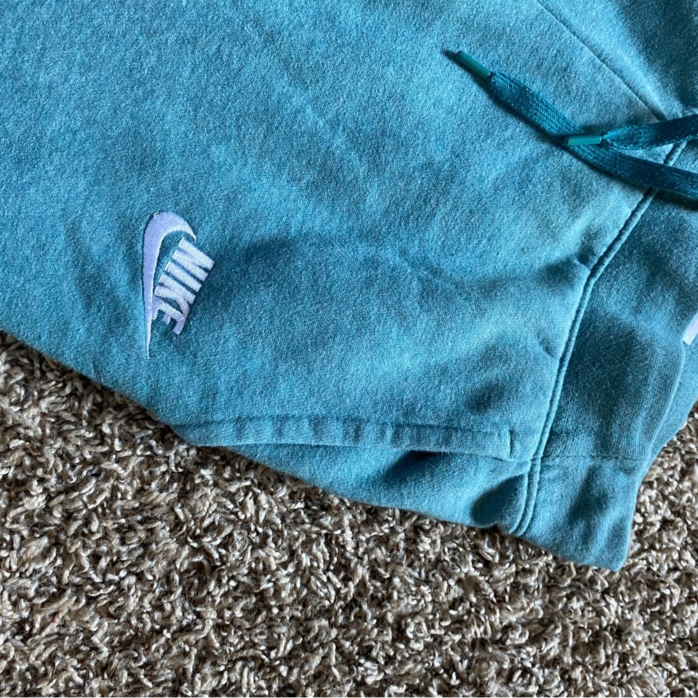 Nike sweat pant. Child XL. Great condition!